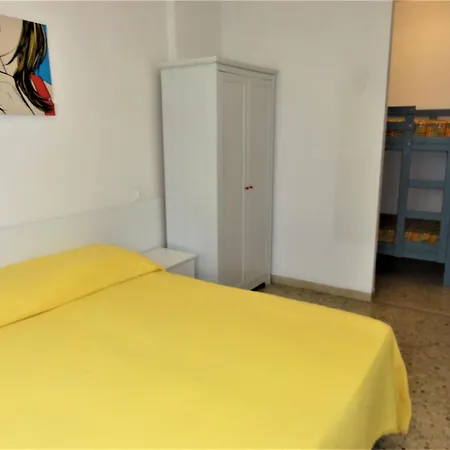 Beachfront Flat With Terrace Lägenhet *