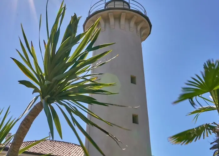 Beachfront Flat With Terrace 비비오네